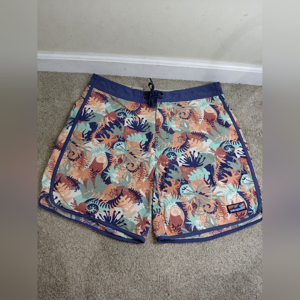 Patagonia Men Size 34 Tropical Print Men's Shorts